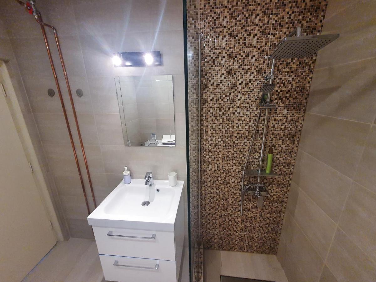 Charming Studio With City View Бухарест Экстерьер фото